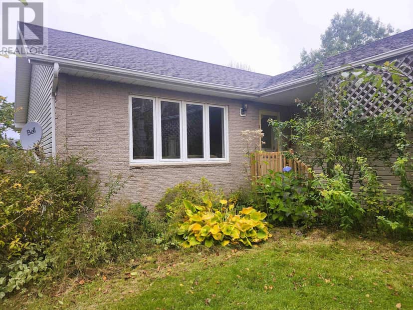 33 MacPhail Park Road — photo 10 of 40