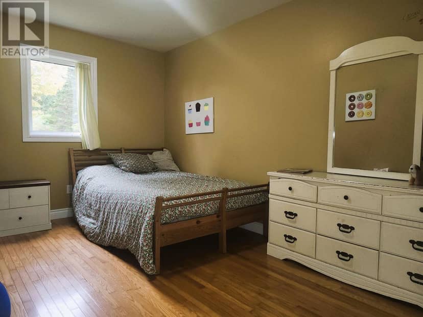33 MacPhail Park Road — photo 37 of 40