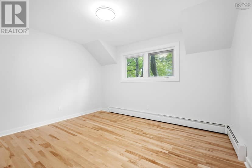 26 Village Crescent — photo 17 of 33