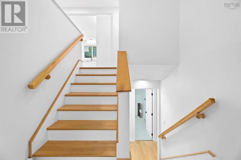 26 Village Crescent — photo 4 of 33