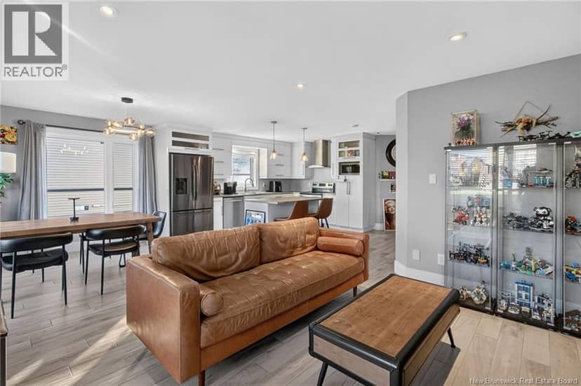 37 Timandra Crescent — photo 15 of 40