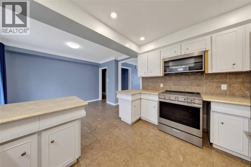 700 Guthrie Drive — photo 10 of 40