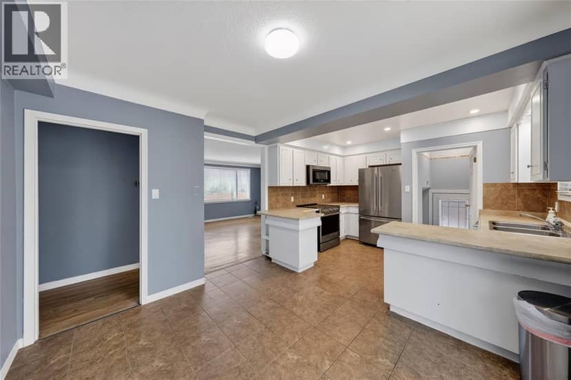 700 Guthrie Drive, Sarnia, photo 8