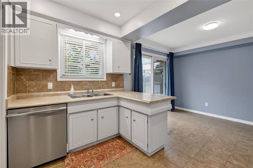 700 Guthrie Drive — photo 11 of 40