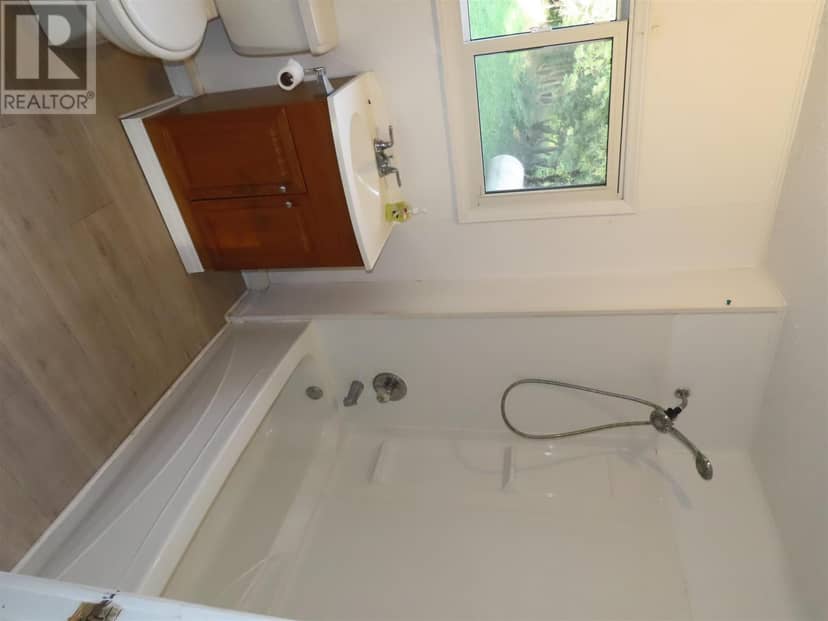 1310 Elizabeth St — photo 12 of 18