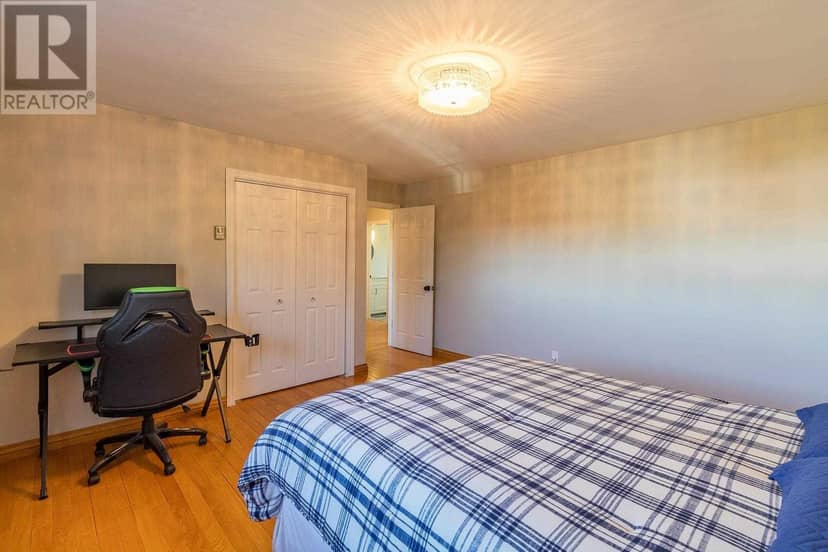 30 Highcrest ST — photo 18 of 36