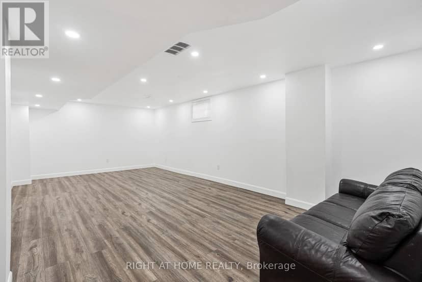 1205 North Wenige Drive — photo 21 of 33