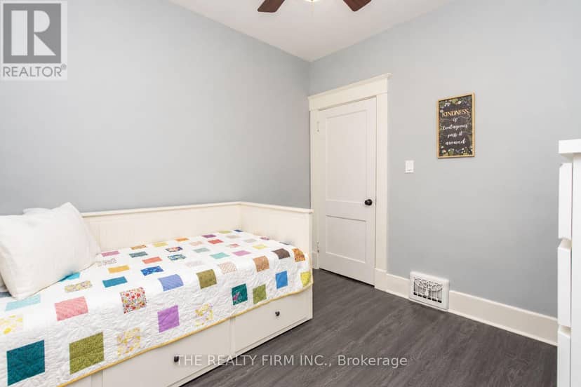 117 Thornton Avenue — photo 22 of 40