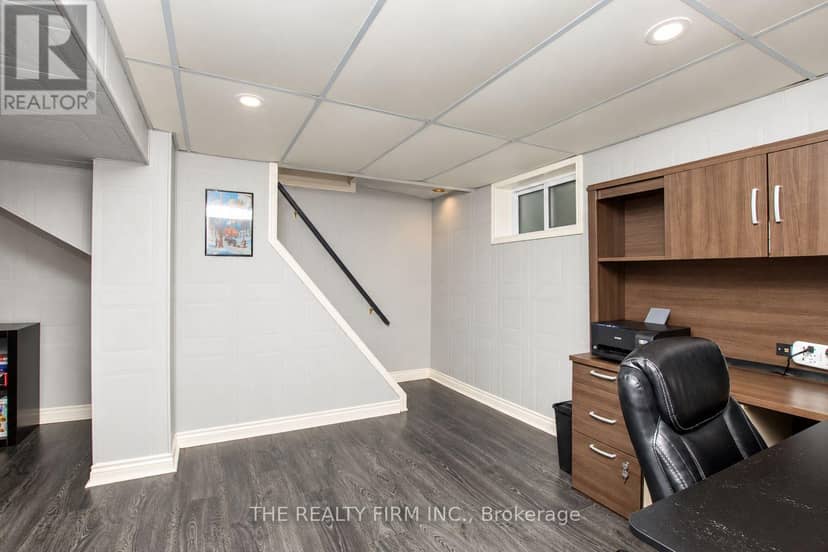 117 Thornton Avenue — photo 26 of 40