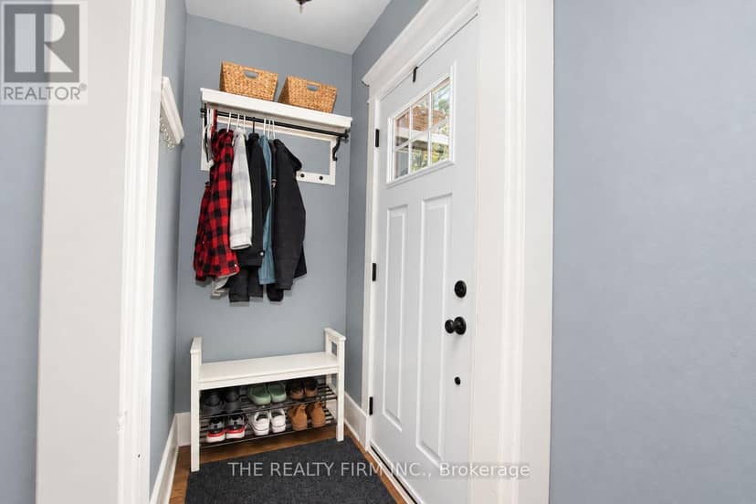 117 Thornton Avenue, London East, photo 5
