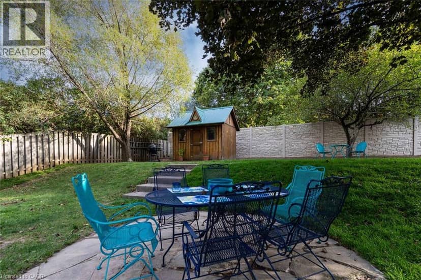 17 ORCHARD Crescent — photo 39 of 39