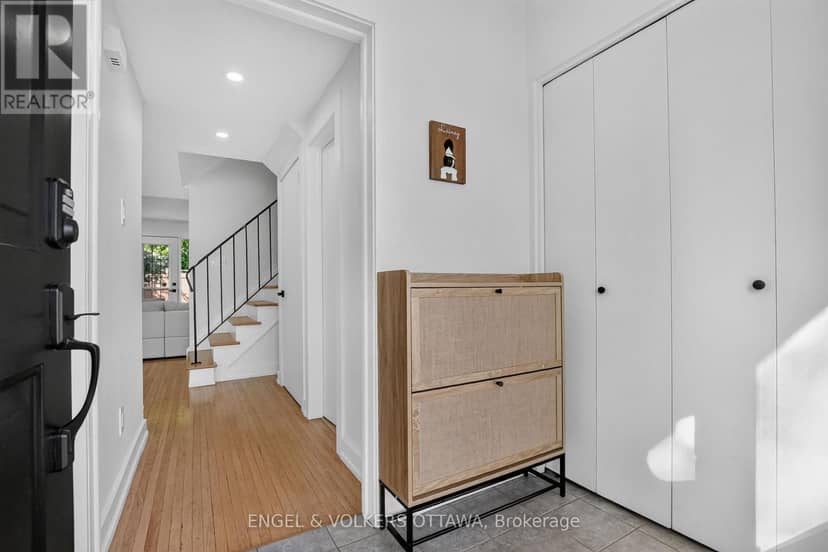 1304 Morrison Drive, Ottawa, photo 2