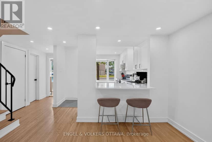 1304 Morrison Drive, Ottawa, photo 4