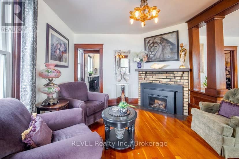 550 Lakeshore Road — photo 10 of 40
