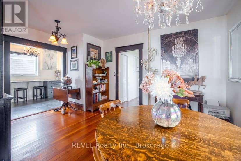 550 Lakeshore Road — photo 14 of 40