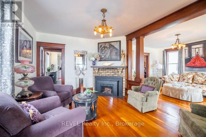 550 Lakeshore Road — photo 9 of 40