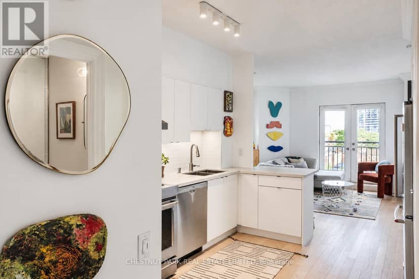 609 - 115 Richmond Street E — photo 11 of 40