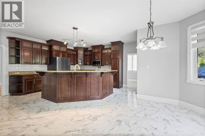 21 Laurentia Drive — photo 14 of 31