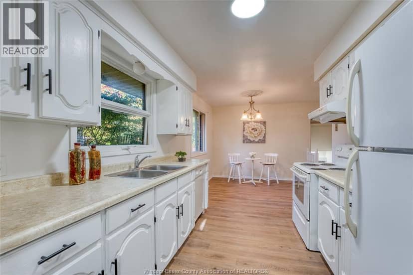 2880 St. Clair Avenue — photo 19 of 40