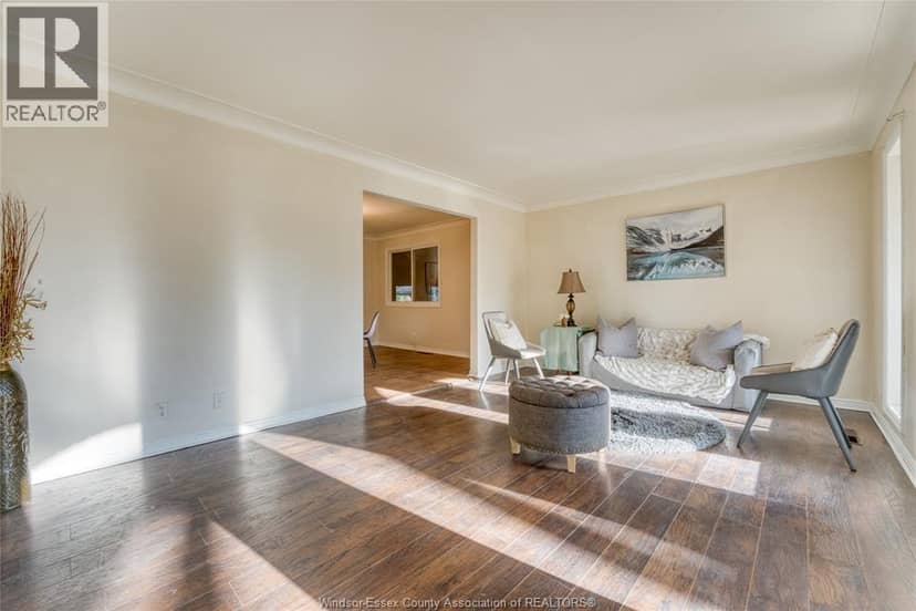 2880 St. Clair Avenue — photo 3 of 40