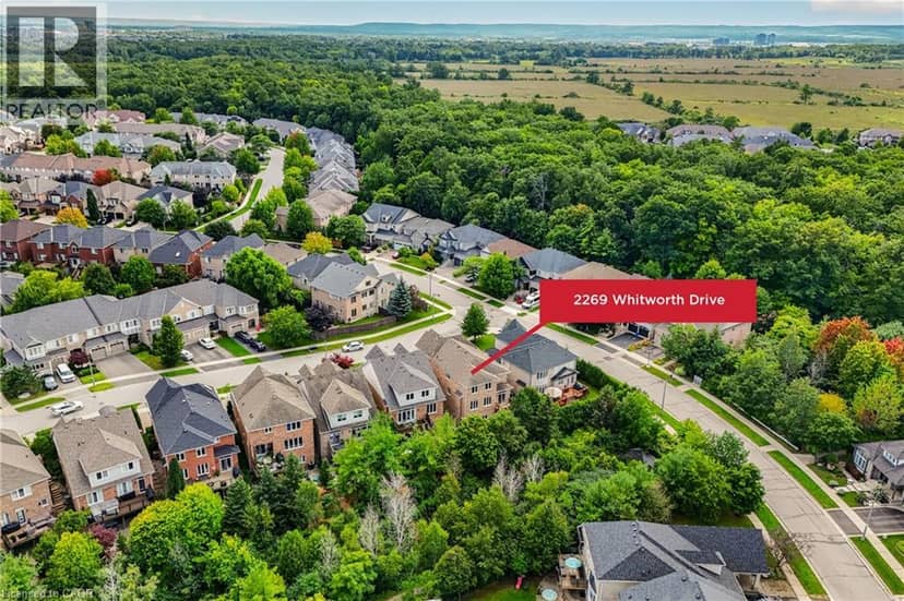2269 WHITWORTH Drive, Oakville, photo 3