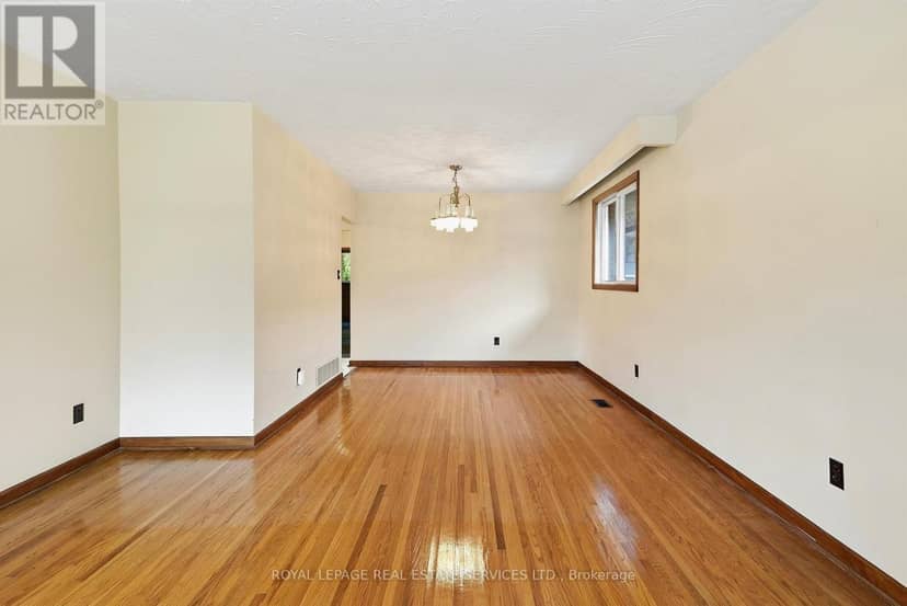 30 Vanguard Drive, Toronto, photo 7