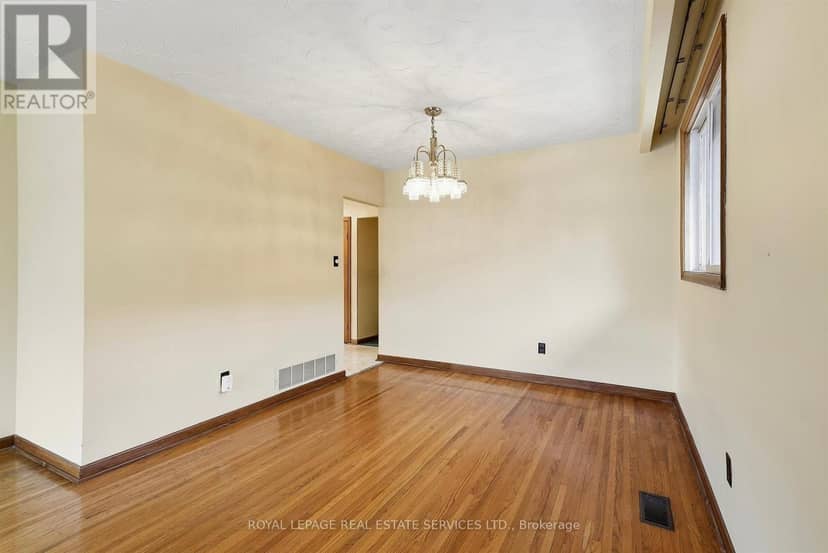 30 Vanguard Drive — photo 9 of 35