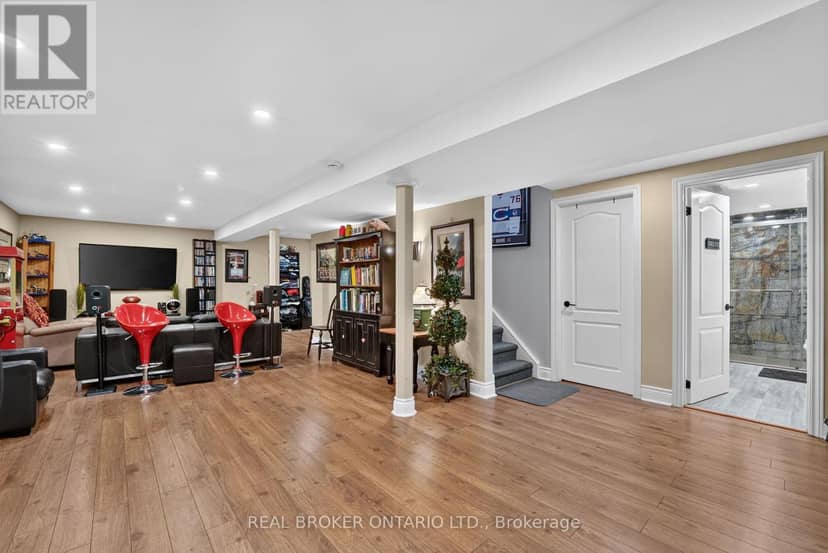 74 Harley Avenue — photo 32 of 40