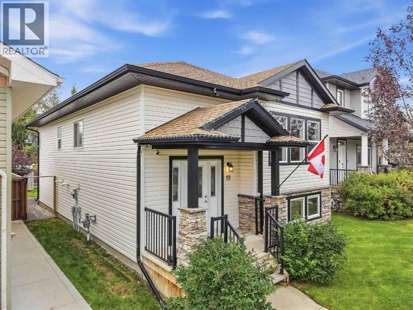 19 Regatta Way, Sylvan Lake, photo 2