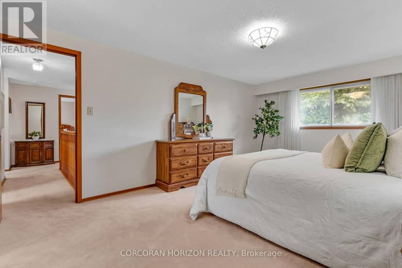 8 Blue Spruce Court — photo 18 of 40