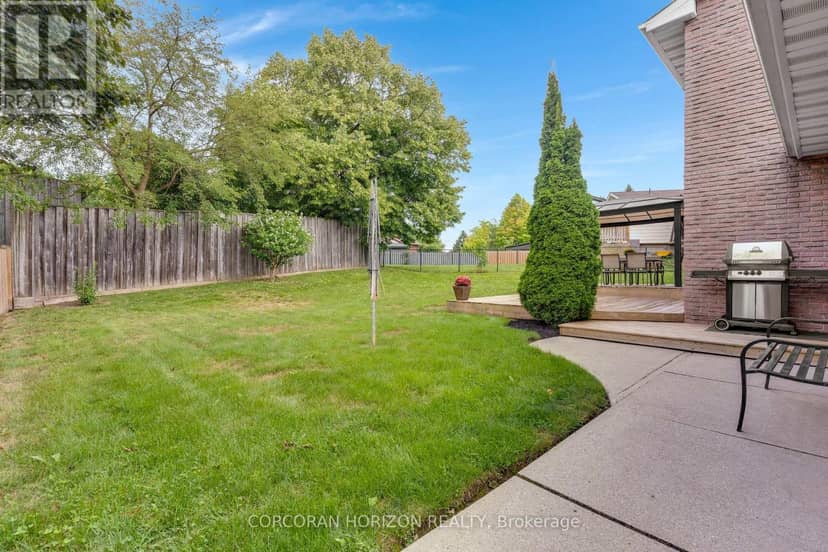 8 Blue Spruce Court — photo 36 of 40