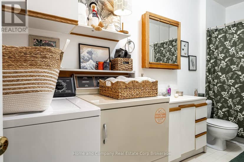 204 Brunswick Street — photo 11 of 33