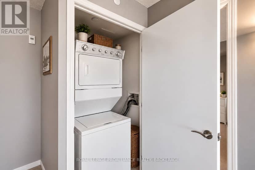 501 - 121 Queen Street — photo 20 of 33