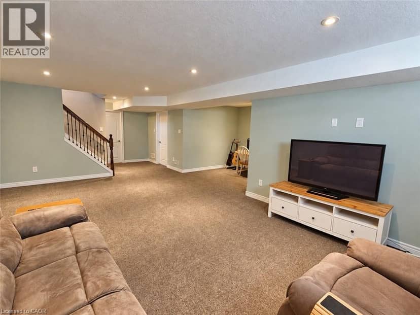 98 ALLANDALE Crescent — photo 30 of 40
