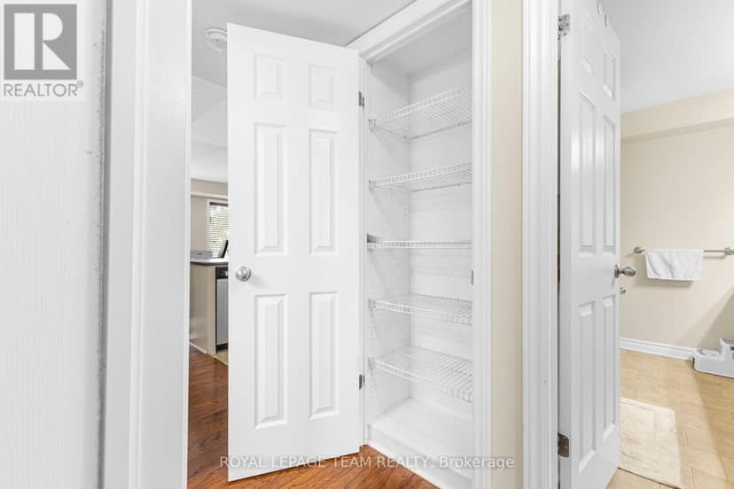 6 - 313 Cresthaven Drive — photo 16 of 24