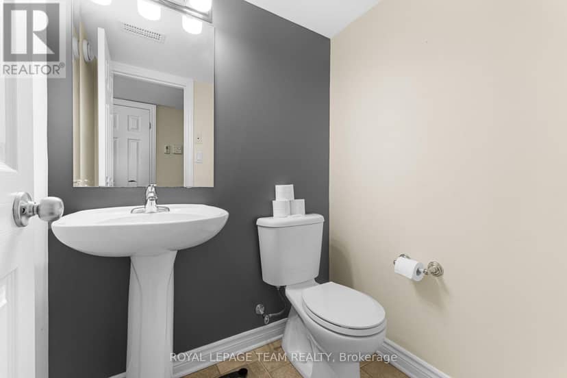 6 - 313 Cresthaven Drive — photo 14 of 24