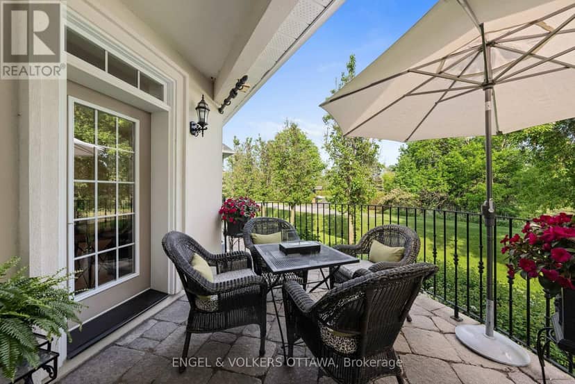 6197 Ottawa Street — photo 16 of 40