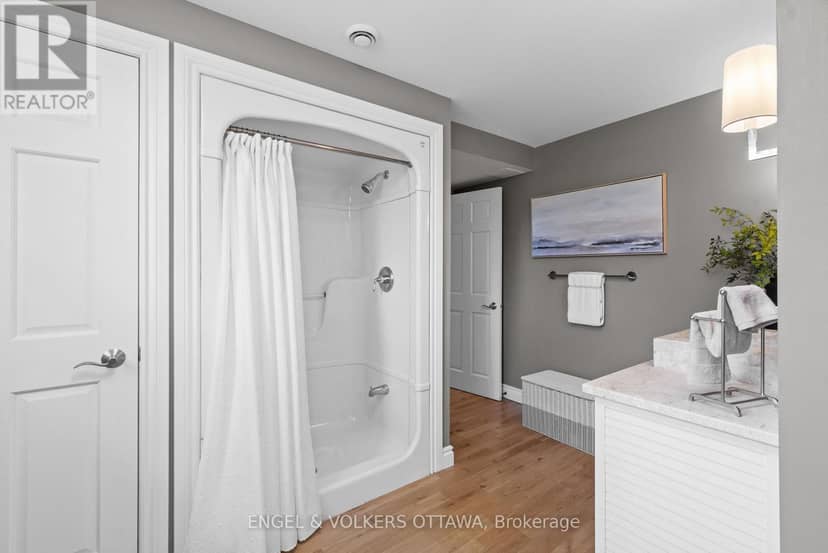 6197 Ottawa Street — photo 37 of 40