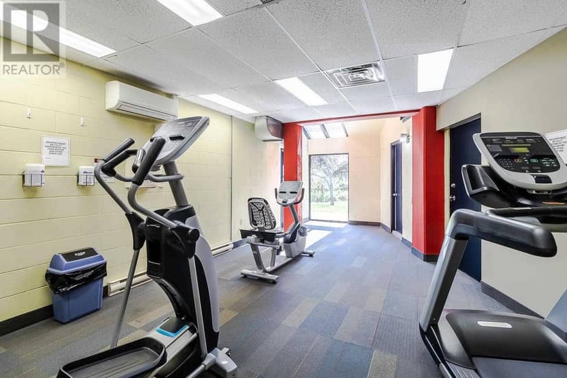 509-313 MacDonald AVE — photo 32 of 40