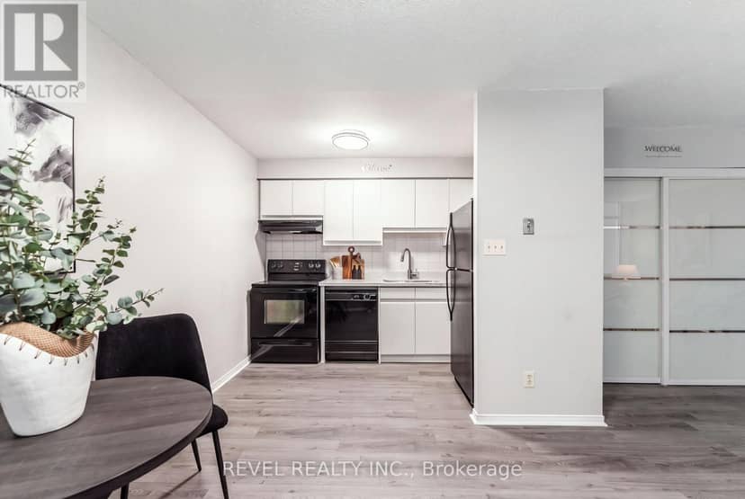 303 - 36 James Street S, Hamilton, photo 4