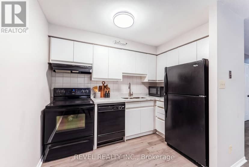 303 - 36 James Street S, Hamilton, photo 6