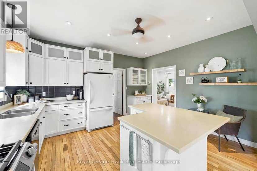 246 Cochrane Street — photo 11 of 40