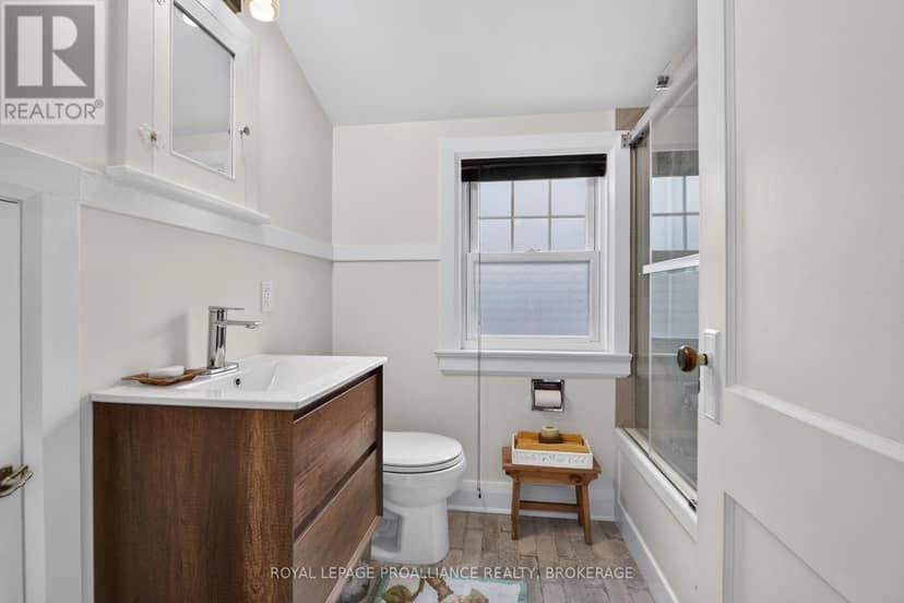 27 Drayton Avenue — photo 18 of 29
