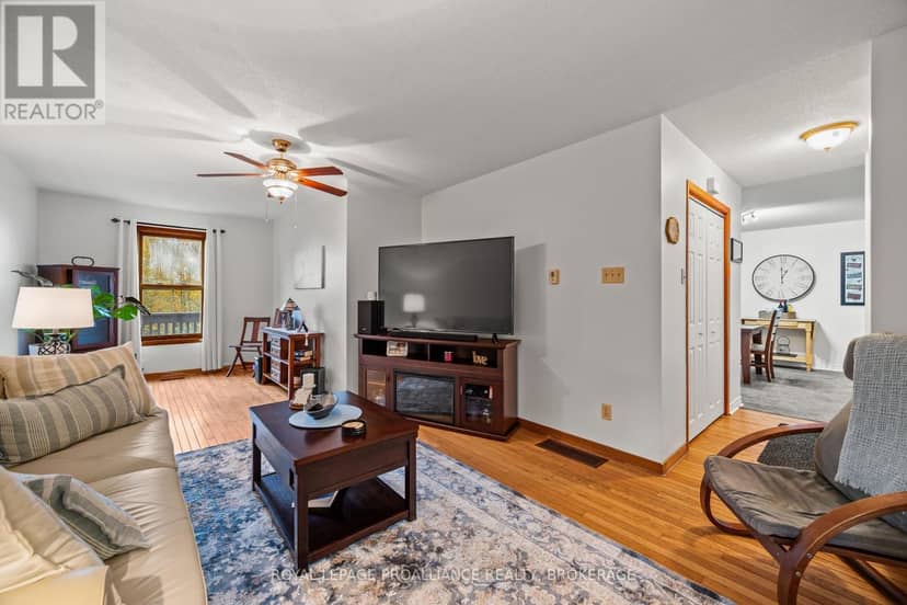 435 County Road 2 E, Front of Leeds & Seeleys Bay, photo 8