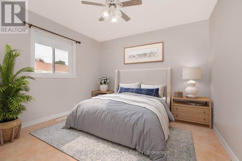 120 Raglan Street — photo 16 of 38