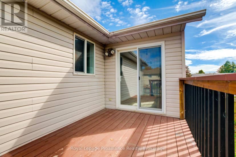 120 Raglan Street — photo 34 of 38