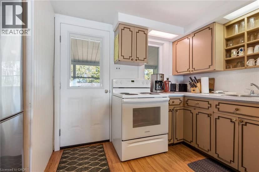 37 WOODSTOCK Avenue, Long Point, photo 7