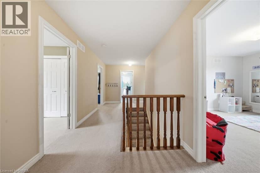 61 SUNNYSIDE Drive — photo 10 of 32