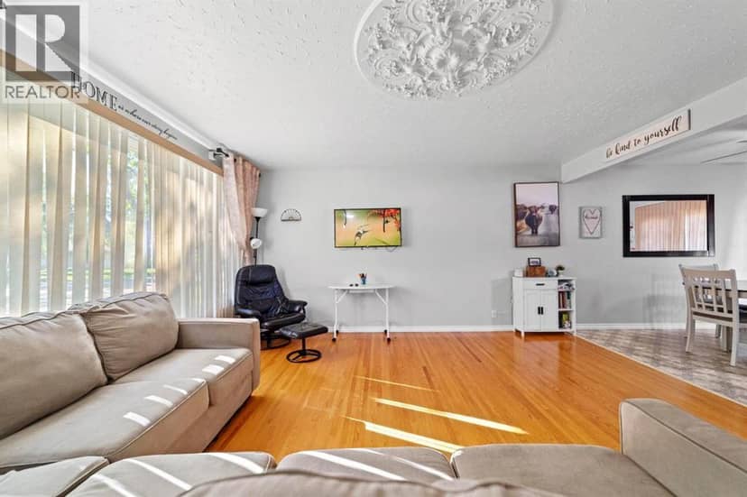4604 61 Street, Camrose, photo 2