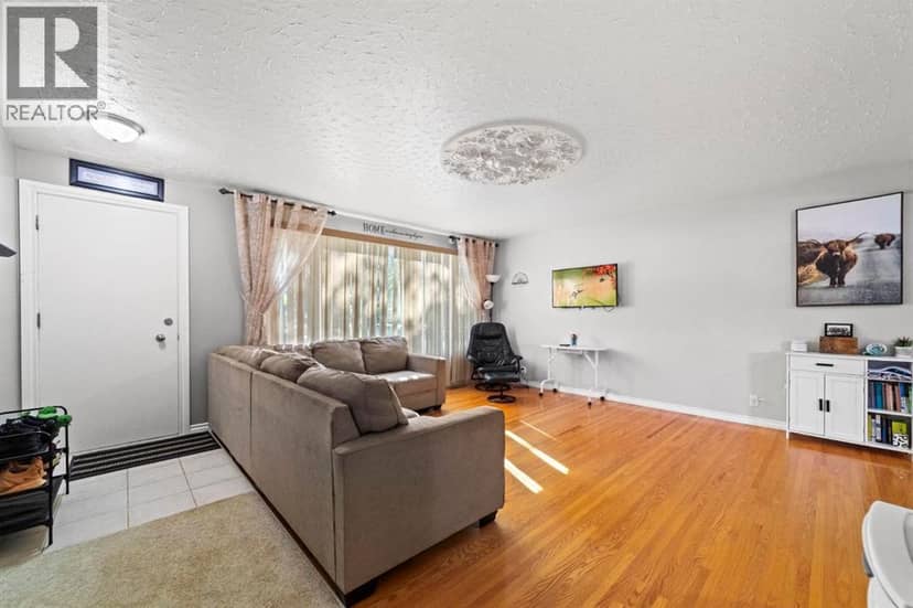 4604 61 Street, Camrose, photo 3